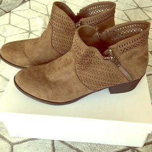 Fall Booties with zipper - size 8 women’s shoe